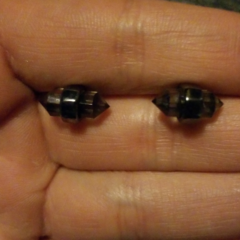 Beautiful Vera Wang crystal gunmetal post earrings